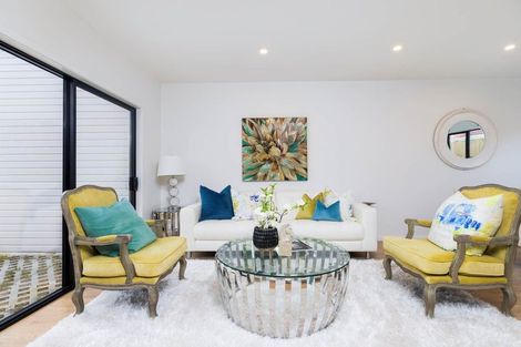 Photo of property in 14 Korama Lane, New Lynn, Auckland, 0600