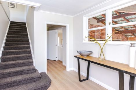 Photo of property in 31 Royal View Road, Te Atatu South, Auckland, 0610