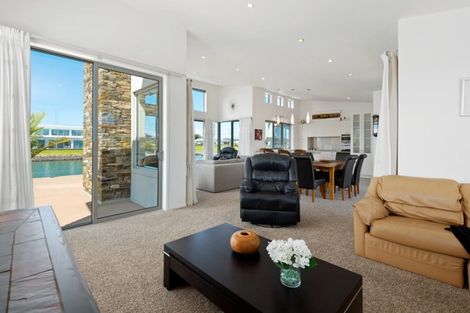 Photo of property in 45 One Tree Point Road, One Tree Point, 0118