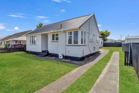 Photo of property in 33 Matipo Street, Castlecliff, Whanganui, 4501