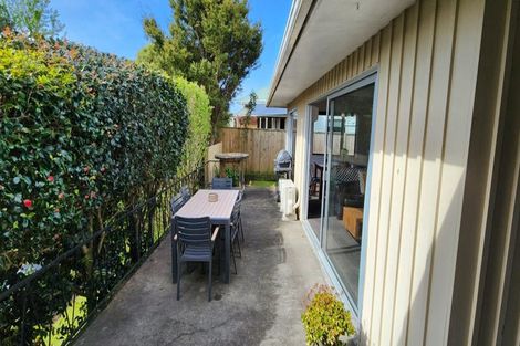 Photo of property in 10 Beaumont Crescent, Frankleigh Park, New Plymouth, 4310
