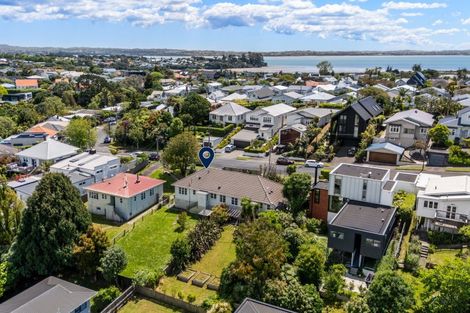 Photo of property in 16 Westmere Crescent, Westmere, Auckland, 1022