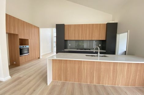 Photo of property in 22 Lorikeet Place, Unsworth Heights, Auckland, 0632