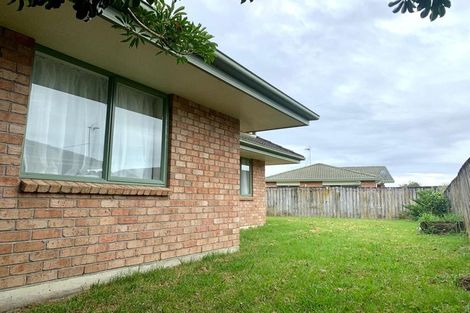 Photo of property in 30 Liddesdale Place, Papakura, 2110