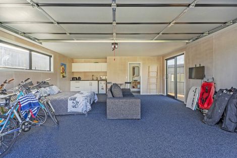 Photo of property in 6 Joyce Harsant Place, Cooks Beach, 3591