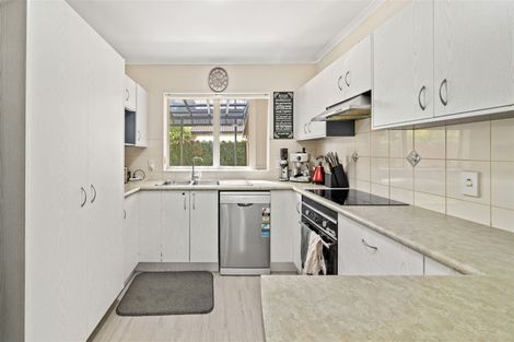 Photo of property in 4 Duckworth Road, Papakura, 2110