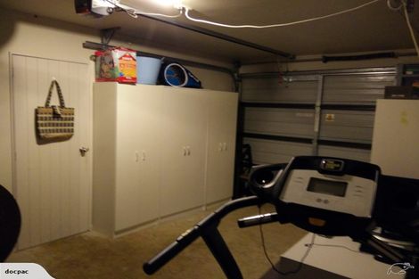 Photo of property in 16 Black Rock Road, Newlands, Wellington, 6037