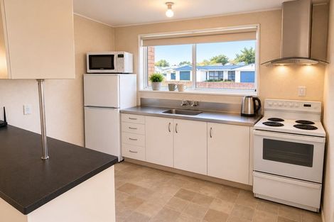 Photo of property in 16 Purdie Place, Milson, Palmerston North, 4414