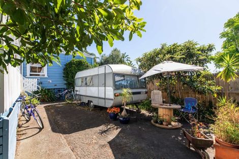 Photo of property in 731 Swanson Road, Swanson, Auckland, 0612