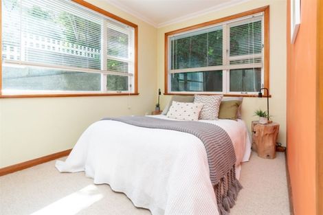 Photo of property in 22 Seatoun Heights Road, Seatoun, Wellington, 6022