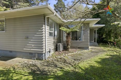 Photo of property in 6 Waipuna Grove, Stokes Valley, Lower Hutt, 5019