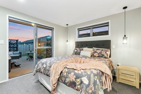 Photo of property in 15 Tiria Drive, Papamoa Beach, Papamoa, 3118