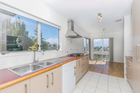 Photo of property in 13 Tableau Place, Totara Vale, Auckland, 0629