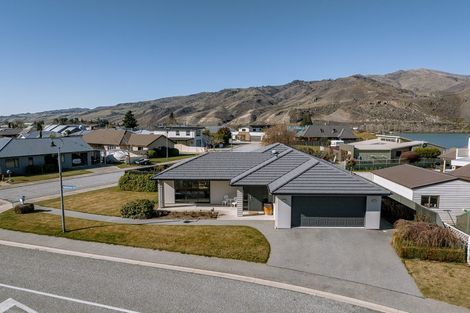 Photo of property in 28 Matthews Crescent, Cromwell, 9310