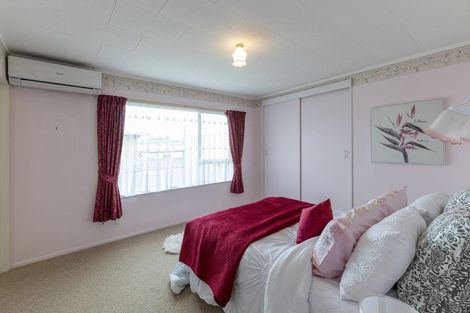 Photo of property in 2 Winslow Place, Levin, 5510