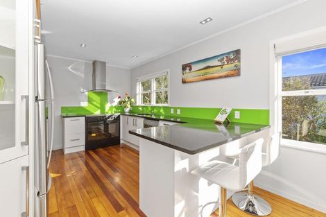 Photo of property in 100 Tiroroa Avenue, Te Atatu South, Auckland, 0610