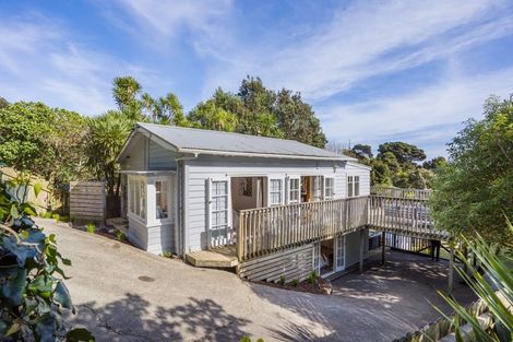 Photo of property in 78 Domain Crescent, Muriwai, 0881
