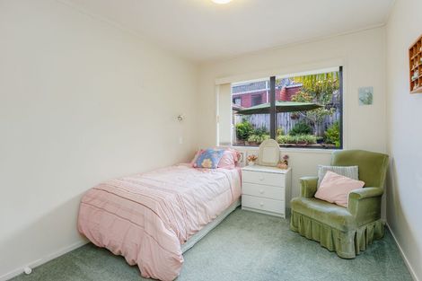 Photo of property in 1 Crestview Place, Browns Bay, Auckland, 0630