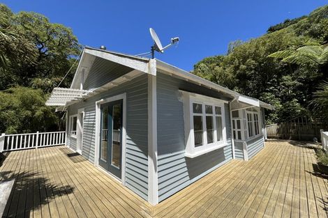 Photo of property in 10 Connaught Terrace, Brooklyn, Wellington, 6021