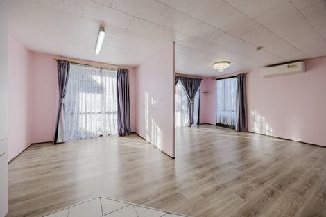 Photo of property in 4 Barneys Farm Road, Clendon Park, Auckland, 2103