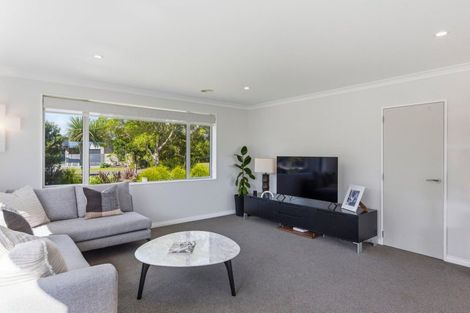 Photo of property in 11 Taranui Way, Paraparaumu Beach, Paraparaumu, 5032