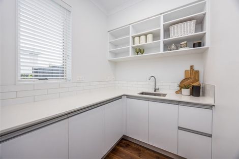 Photo of property in 19 Kukuwai Avenue, Red Beach, 0932