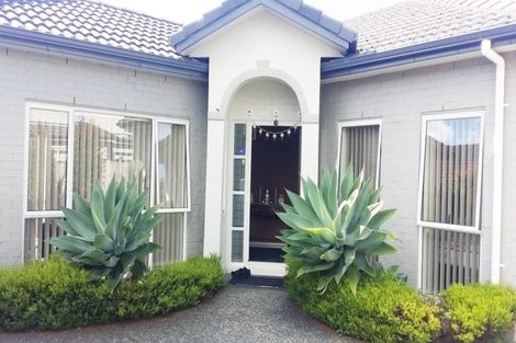 Photo of property in 15 Stamford Crescent, Flat Bush, Auckland, 2019
