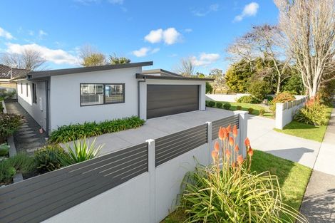 Photo of property in 205 Welcome Bay Road, Welcome Bay, Tauranga, 3112