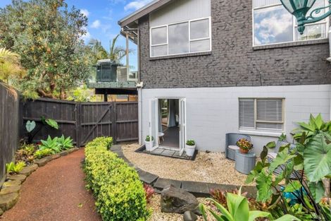 Photo of property in 9 Valerie Crescent, Okura, Albany, 0792