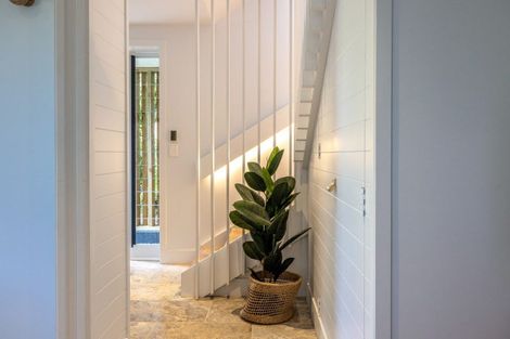 Photo of property in 31 Miro Road, Palm Beach, Waiheke Island, 1081