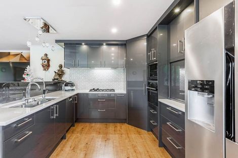 Photo of property in 19 Eastview Road, Glen Innes, Auckland, 1072