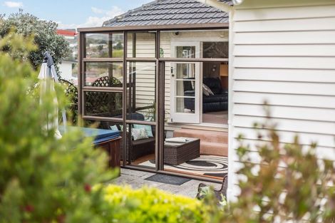 Photo of property in 351 Main Road, Tawa, Wellington, 5028