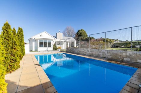 Photo of property in 27 Neeve Road, Taradale, Napier, 4112
