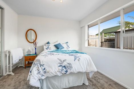 Photo of property in 2/9 Motuora Road, Manly, Whangaparaoa, 0930