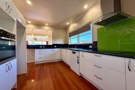 Photo of property in 4 Tomo Street, New Lynn, Auckland, 0600