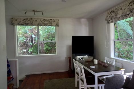 Photo of property in 1/10 Mckelvey Place, Tawa, Wellington, 5028