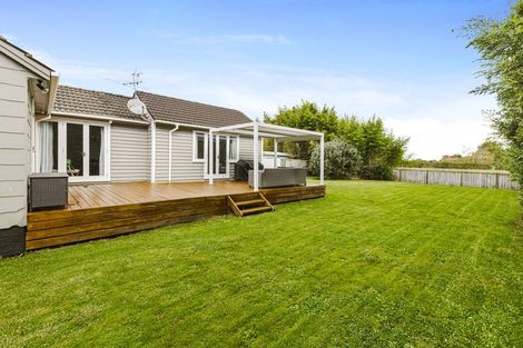Photo of property in 12 Village Way, Ardmore, Papakura, 2582