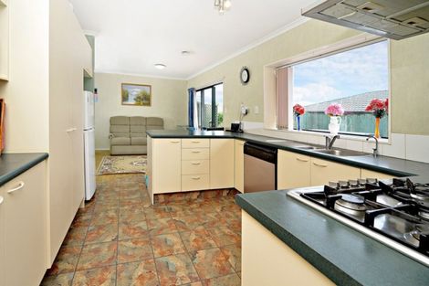 Photo of property in 10 Medvale Avenue, Flat Bush, Auckland, 2019