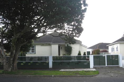 Photo of property in 15 Pilcher Crescent, Naenae, Lower Hutt, 5011