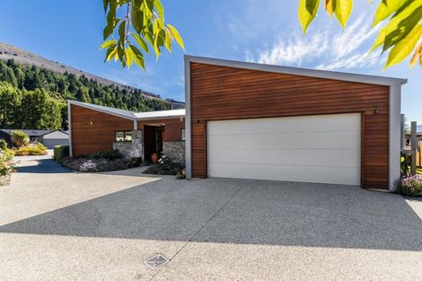 Photo of property in 4 Evening Star Road, Arthurs Point, Queenstown, 9371
