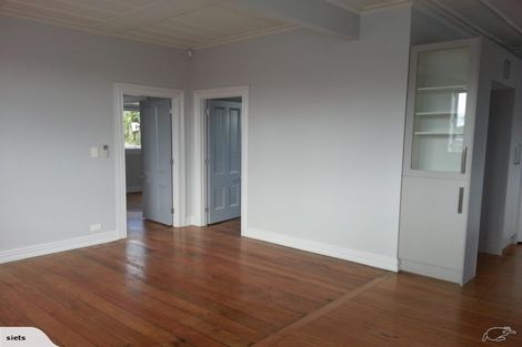 Photo of property in 26 Archibald Road, Kelston, Auckland, 0602