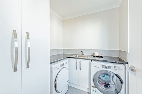 Photo of property in 5 Wilderness Green, Prebbleton, 7604