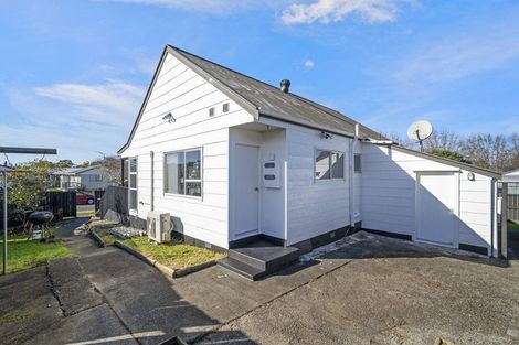 Photo of property in 1/2 Kennington Drive, Clendon Park, Auckland, 2103