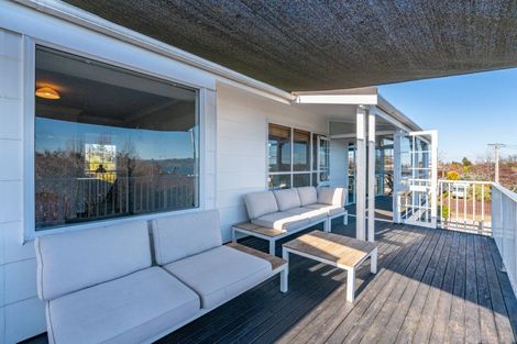 Photo of property in 4 Ingle Avenue, Waipahihi, Taupo, 3330