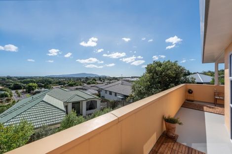 Photo of property in 58 Kakariki Grove, Waikanae, 5036