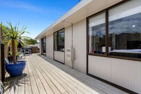 Photo of property in 2/8 Marinich Drive, Ranui, Auckland, 0612