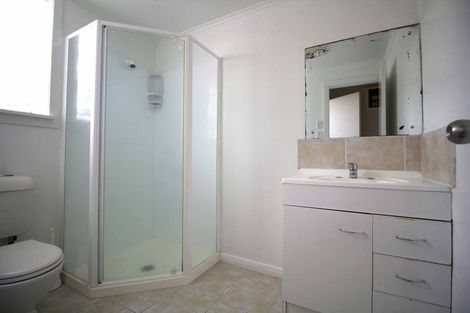 Photo of property in 2 Nash Road, Mount Roskill, Auckland, 1041