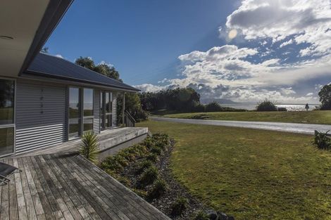 Photo of property in 221 Patons Rock Road, Patons Rock, Takaka, 7182