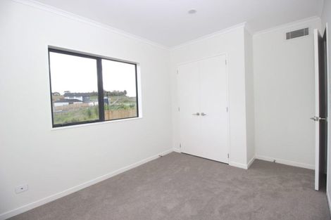 Photo of property in 17 Tautoru Avenue, Orewa, 0931