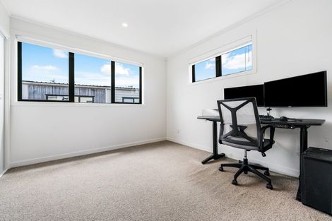 Photo of property in 1/2 Brandon Road, Glen Eden, Auckland, 0602